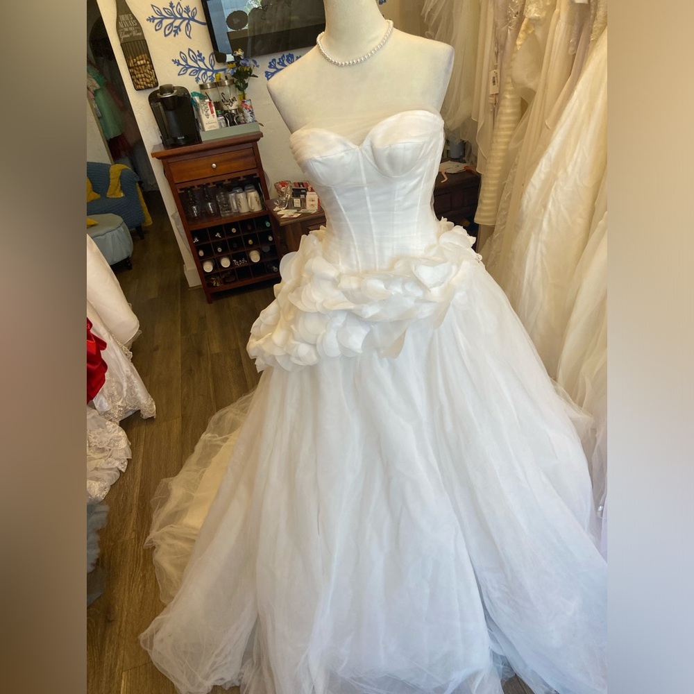 Vera Wang White Strapless Ball Gown Wedding Dress with Floral Waist - Picture 2 of 13